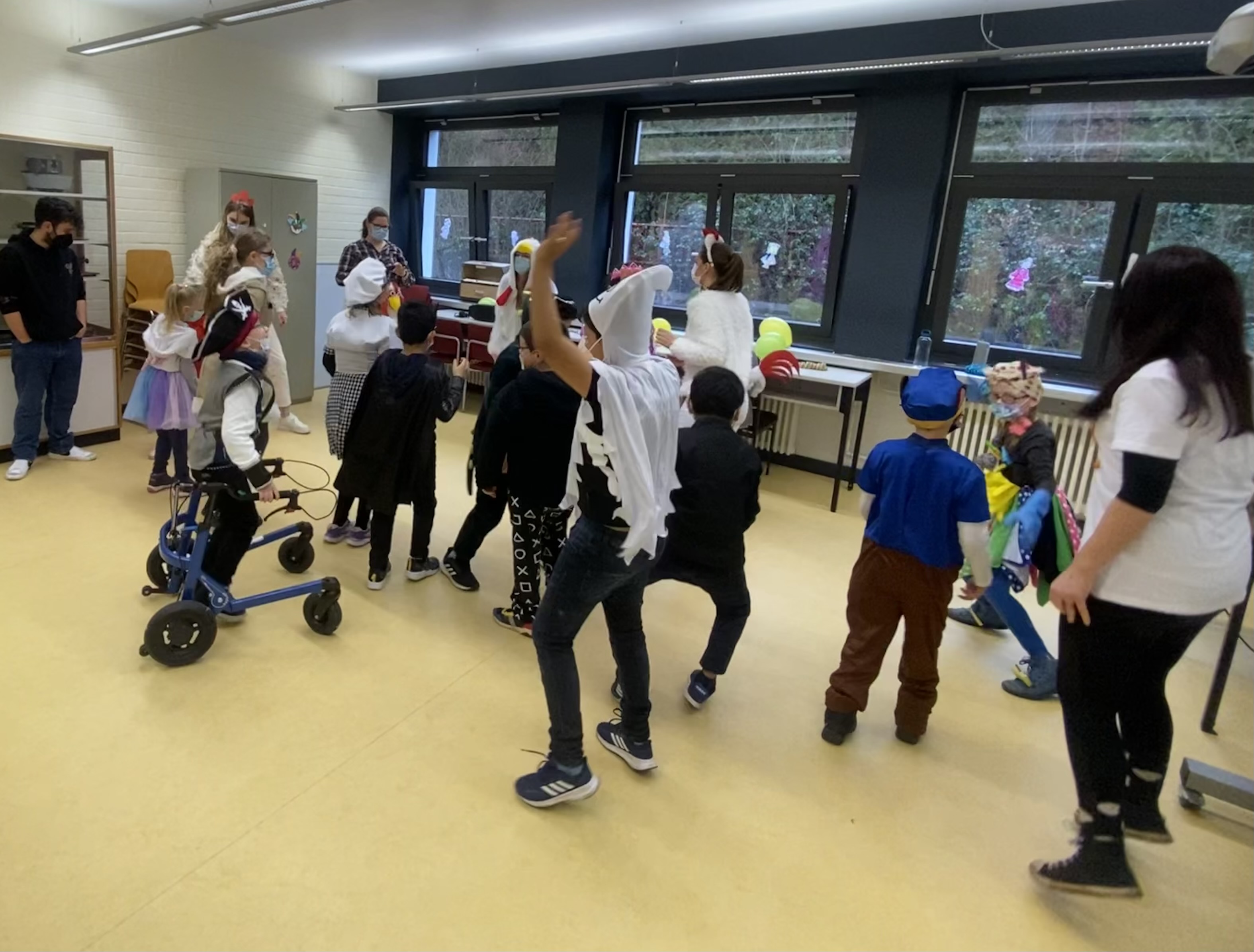 Stopptanz%20der%20Sch%C3%BCler%20der%20Grundschule Stopptanz%20der%20Sch%C3%BCler%20der%20Grundschule